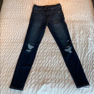 Abercrombie High Rise Simone Jeans Ripped
